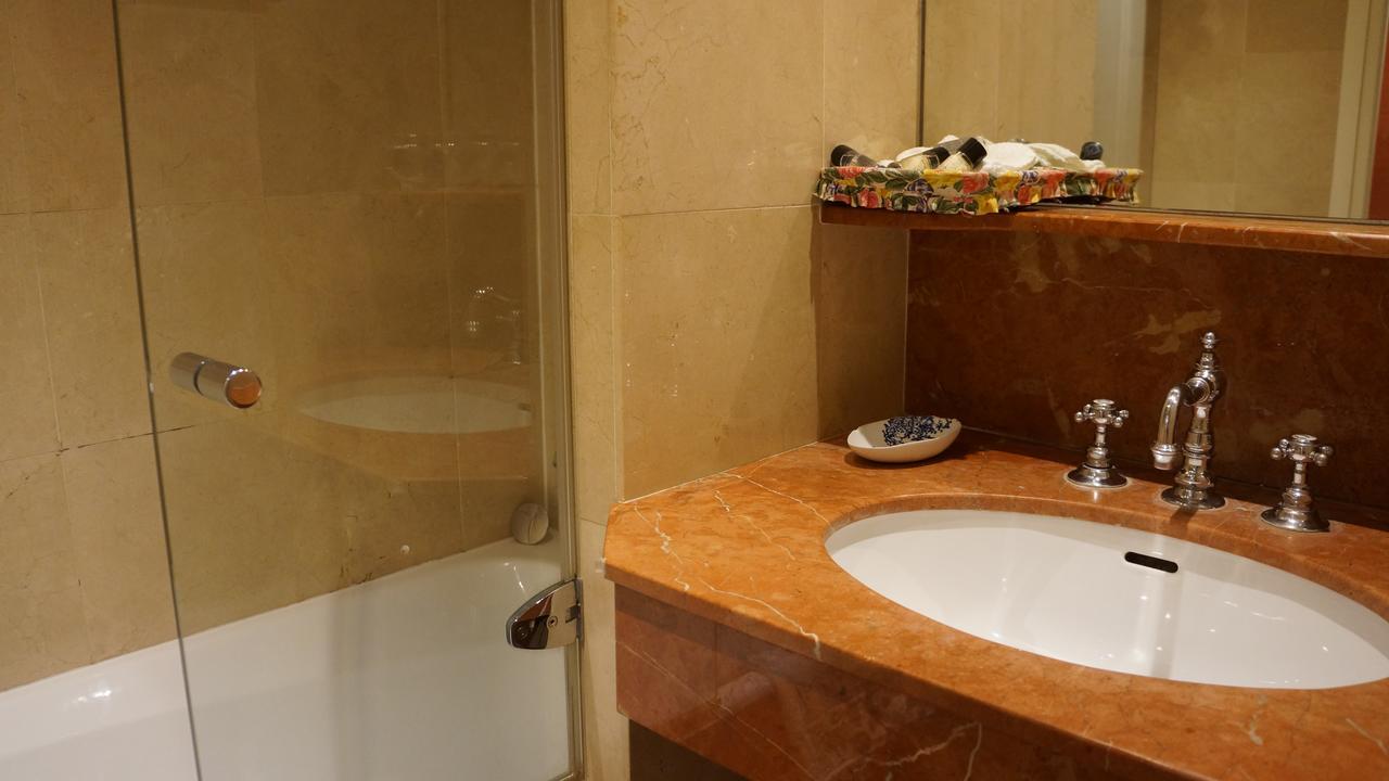 فندق Le Relais Medicis باريس المظهر الخارجي الصورة
